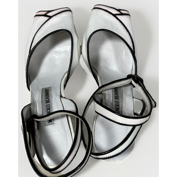 Manolo Blahnik White Black Petal Open Toe Block Heel Pumps Italy Size 5.5 - Picture 5 of 10